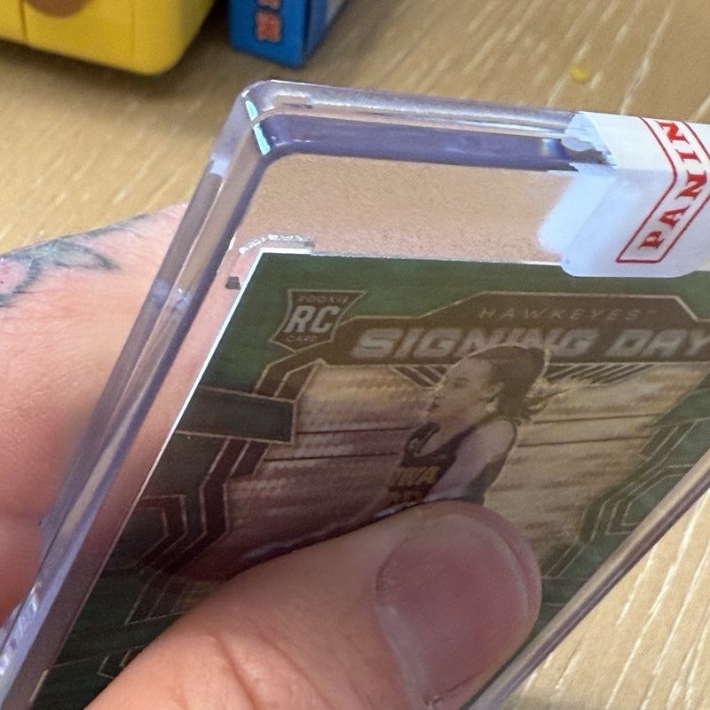 PANINI PRIZM DRAFT PICKS AUTOgraph CAITLIN CLARK ROOKIE RC Signing Numbered /25