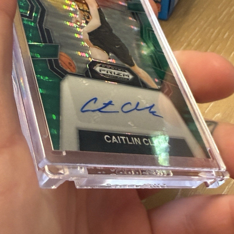 PANINI PRIZM DRAFT PICKS AUTOgraph CAITLIN CLARK ROOKIE RC Signing Numbered /25