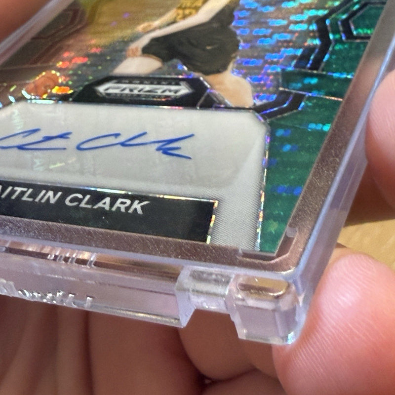 PANINI PRIZM DRAFT PICKS AUTOgraph CAITLIN CLARK ROOKIE RC Signing Numbered /25