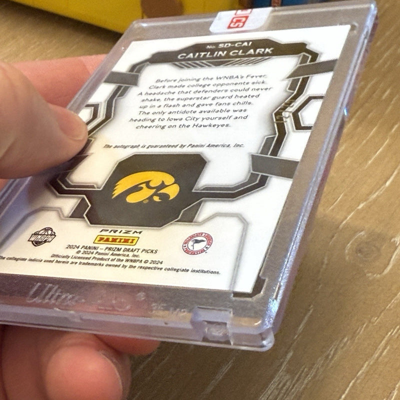 PANINI PRIZM DRAFT PICKS AUTOgraph CAITLIN CLARK ROOKIE RC Signing Numbered /25